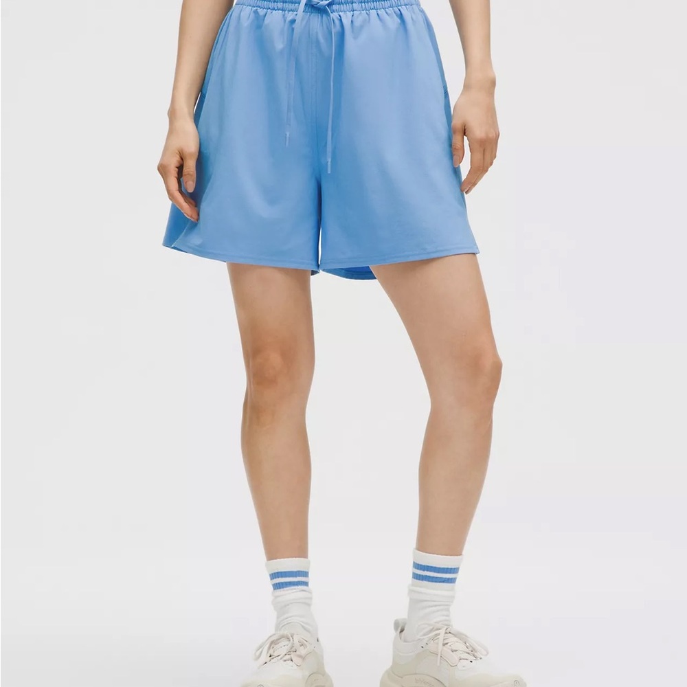 NWT LULULEMON - Pool Party Pace Rival High-Rise Short 5" - $68 - Size 6